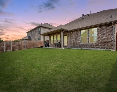 656 Bethpage Drive - Photo Thumbnail 24
