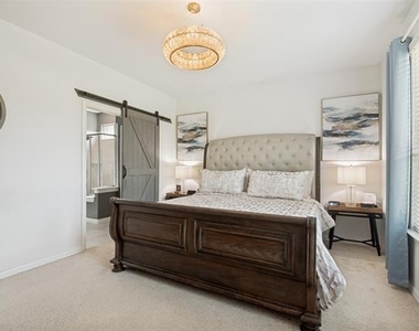 656 Bethpage Drive - Photo Thumbnail 12