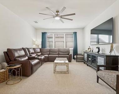 656 Bethpage Drive - Photo Thumbnail 19