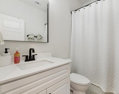 656 Bethpage Drive - Photo Thumbnail 22