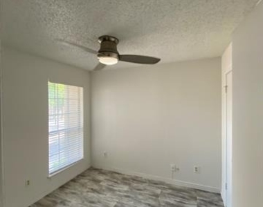 9801 Royal Lane - Photo Thumbnail 5