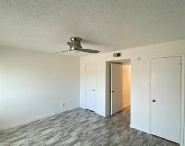 9801 Royal Lane - Photo Thumbnail 8