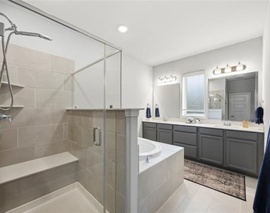 7833 Bayside Drive - Photo Thumbnail 8