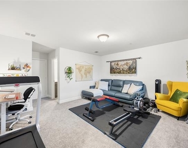 7833 Bayside Drive - Photo Thumbnail 12