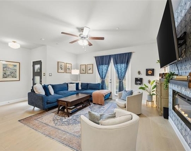 7833 Bayside Drive - Photo Thumbnail 4