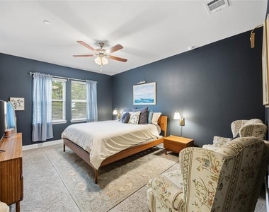 7833 Bayside Drive - Photo Thumbnail 7