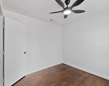 2812 San Medina Avenue - Photo Thumbnail 21