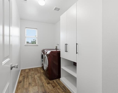 1356 N Cozumel Street - Photo Thumbnail 18