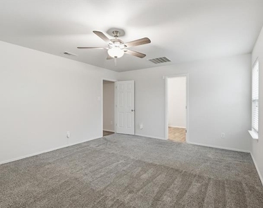 1356 N Cozumel Street - Photo Thumbnail 11
