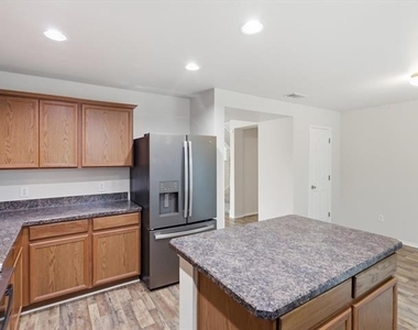 1356 N Cozumel Street - Photo Thumbnail 8