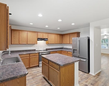 1356 N Cozumel Street - Photo Thumbnail 5
