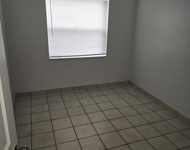 3714 Sw 60th Terrace - Photo Thumbnail 7