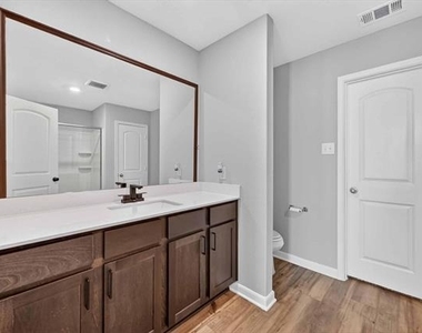 523 Bennie Leonard Street - Photo Thumbnail 15