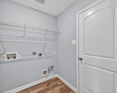 523 Bennie Leonard Street - Photo Thumbnail 32