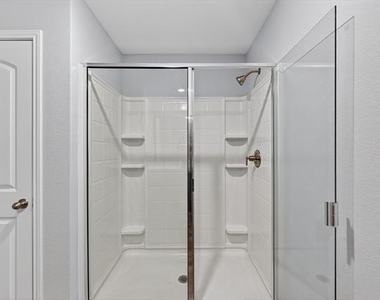 523 Bennie Leonard Street - Photo Thumbnail 16
