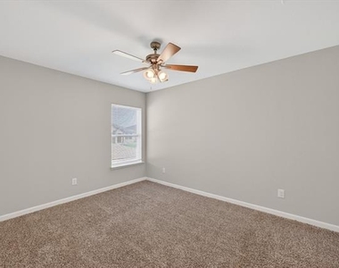 523 Bennie Leonard Street - Photo Thumbnail 18