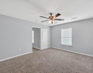 523 Bennie Leonard Street - Photo Thumbnail 12