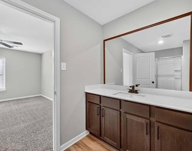 523 Bennie Leonard Street - Photo Thumbnail 14