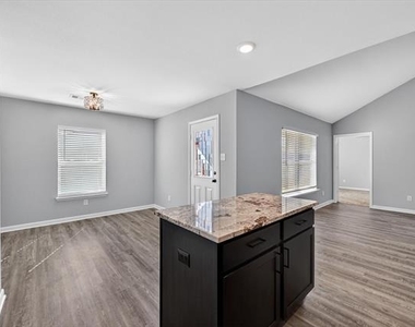 523 Bennie Leonard Street - Photo Thumbnail 10