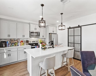 3517 Mission Street - Photo Thumbnail 7