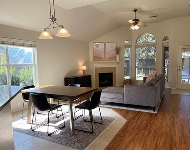 2616 Travis Drive - Photo Thumbnail 6