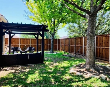 2616 Travis Drive - Photo Thumbnail 17