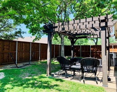 2616 Travis Drive - Photo Thumbnail 16