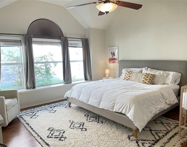 2616 Travis Drive - Photo Thumbnail 13
