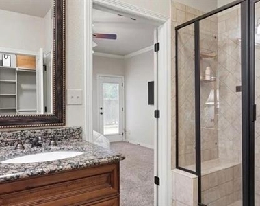 5209 Park Drive - Photo Thumbnail 5