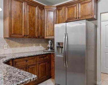 5209 Park Drive - Photo Thumbnail 3