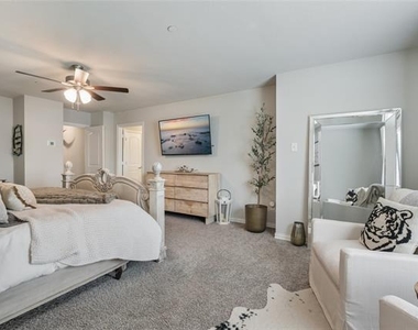 2212 Davenport Drive - Photo Thumbnail 9