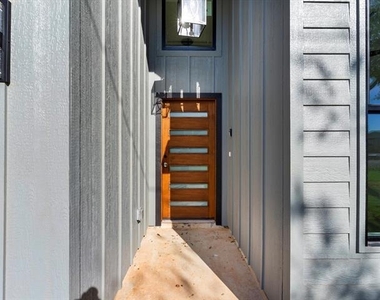 5105 Waterbury Court - Photo Thumbnail 2