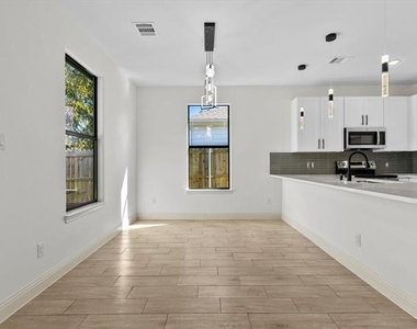 5105 Waterbury Court - Photo Thumbnail 8