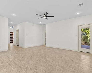 5105 Waterbury Court - Photo Thumbnail 14