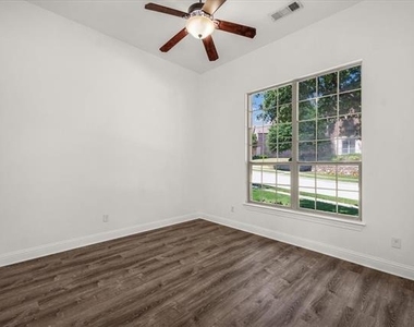 116 San Bernard Drive - Photo Thumbnail 14