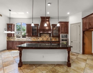 116 San Bernard Drive - Photo Thumbnail 10