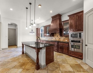 116 San Bernard Drive - Photo Thumbnail 11