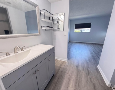 12650 Sw 15th Street - Photo Thumbnail 9