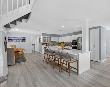 6701 Hillside Lane - Photo Thumbnail 15