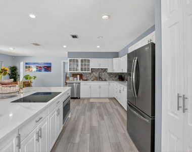 6701 Hillside Lane - Photo Thumbnail 17