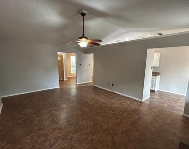 1200 Wyndham Drive - Photo Thumbnail 4