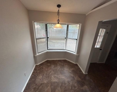 1200 Wyndham Drive - Photo Thumbnail 5