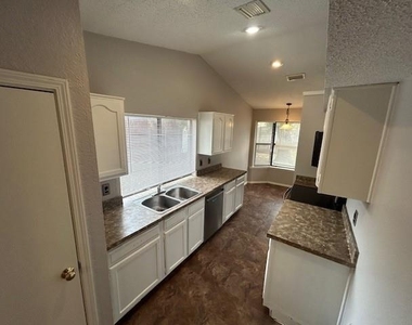 1200 Wyndham Drive - Photo Thumbnail 2