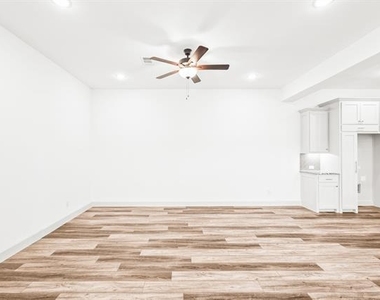 7937 Piedmont Avenue - Photo Thumbnail 4