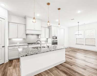 7937 Piedmont Avenue - Photo Thumbnail 8