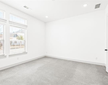 7937 Piedmont Avenue - Photo Thumbnail 14