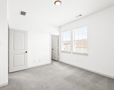 7937 Piedmont Avenue - Photo Thumbnail 30