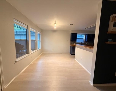 12912 Steeple Chase Drive - Photo Thumbnail 8