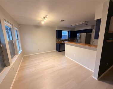 12912 Steeple Chase Drive - Photo Thumbnail 9