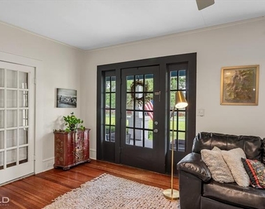 4320 Greenwood Boulevard - Photo Thumbnail 10